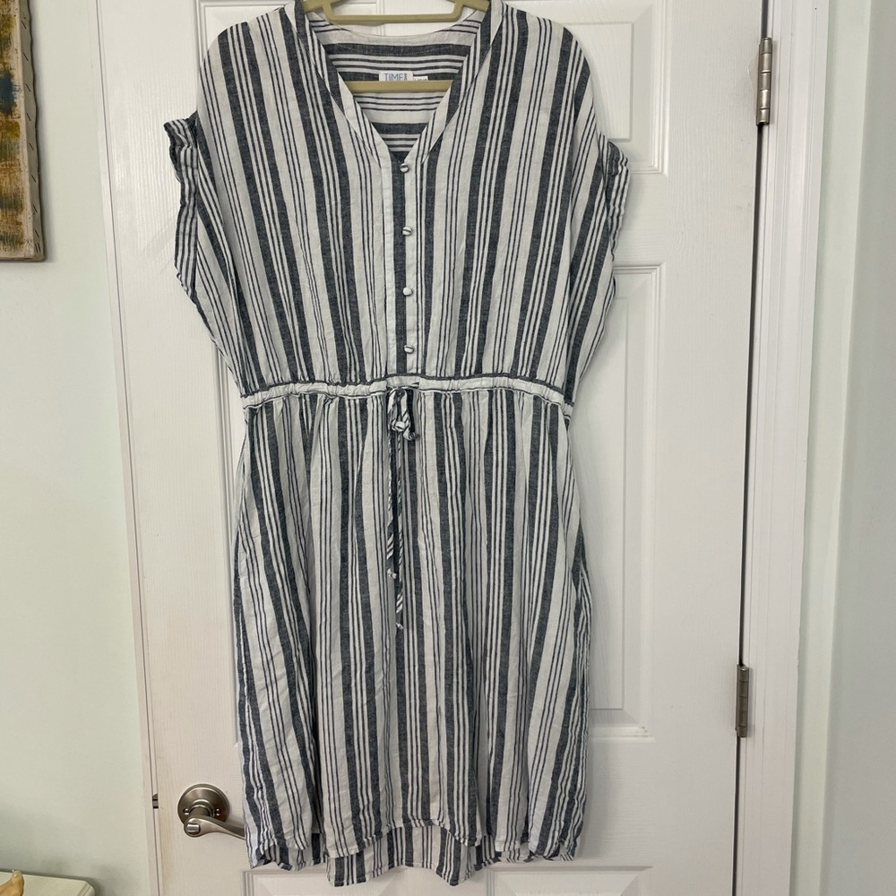Striped Dress with Pockets! Large (12-14)